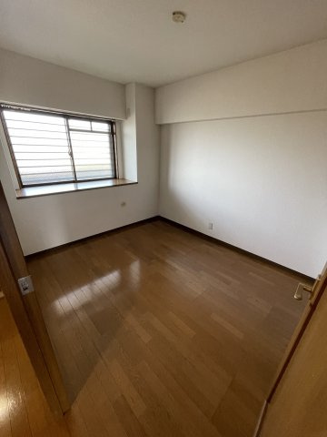 カーサウエムラⅢの洋室
