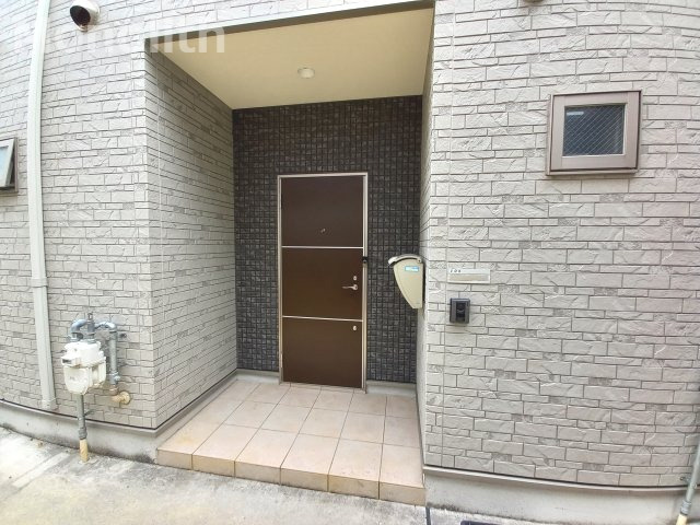 アドラブールヴィラのエントランス