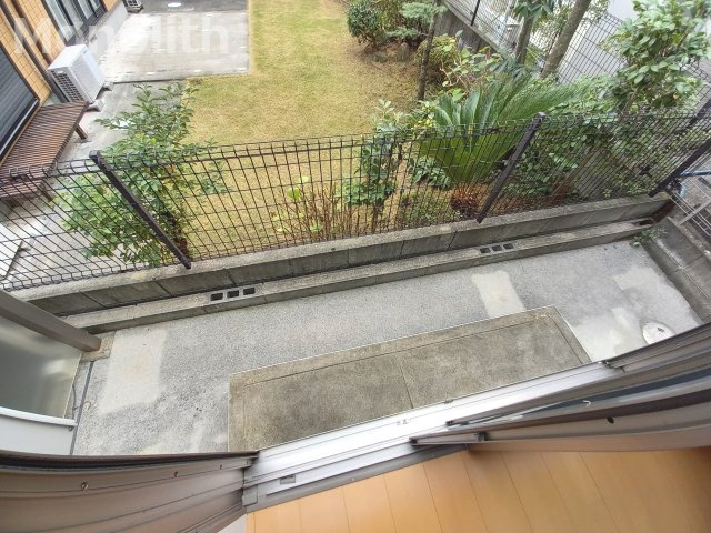 アドラブールヴィラの庭