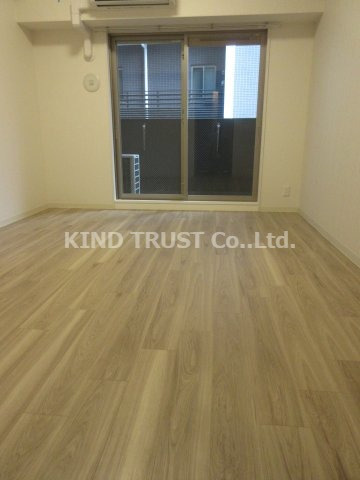 プレサンス梅田の居間・リビング|こちらのリビングで趣味の時間をお楽しみください