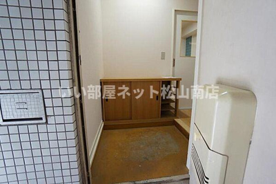 【玄関】 | レ・セーナ東石井