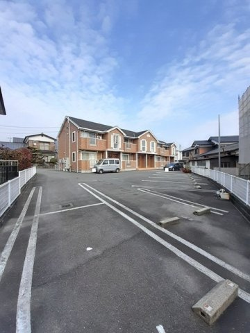 サンリット・ビラの駐車場