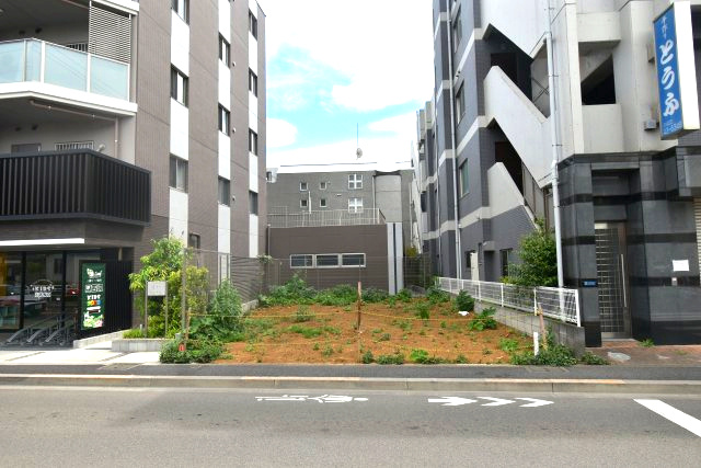 下連雀7丁目・売地の前面道路含む現地写真