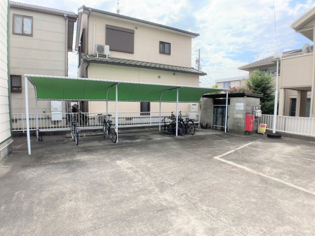 ハイツ若草Ⅱの駐車場