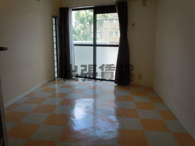 仲介手数料0！！アパートメントロミオの居間・リビング