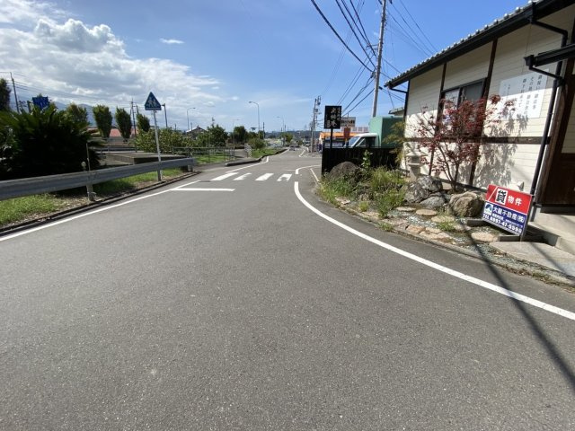 東田1丁目　売店舗の周辺