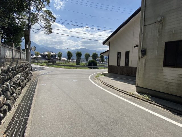 東田1丁目　売店舗の周辺