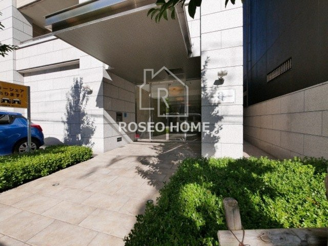 アーデンタワー立売堀のエントランス