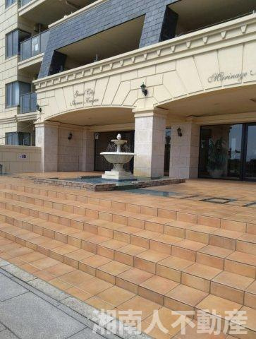 グランシティ湘南海岸マリナージュスクエアのエントランス