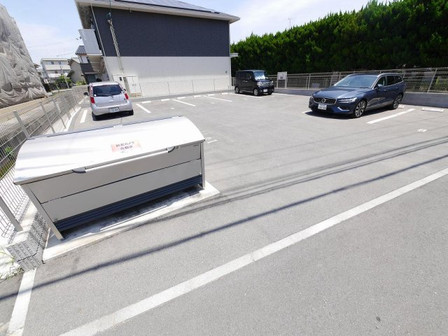 アリヴィラ宮前の駐車場