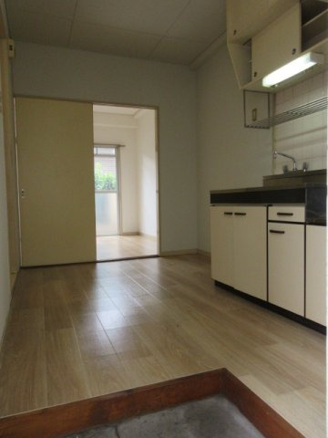 　☆ サンハピネスビル ☆の居間・リビング