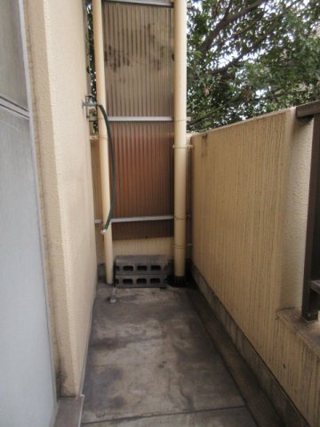 　☆ サンハピネスビル ☆の玄関