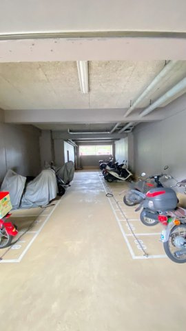 シーアイマンション須磨エクシードの駐車場|バイク置場