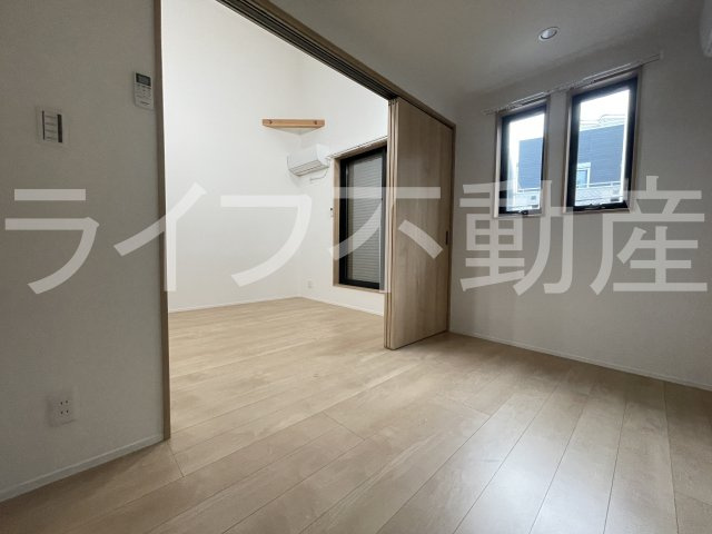 東大阪市テラスハウスの寝室|開放的な寝室です