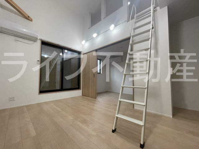 東大阪市テラスハウスの居間・リビング|おしゃれな居間です