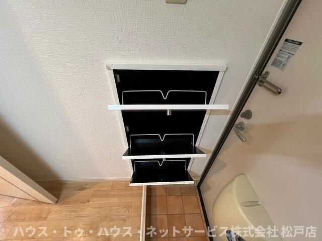 グランルージュＮ馬橋の玄関