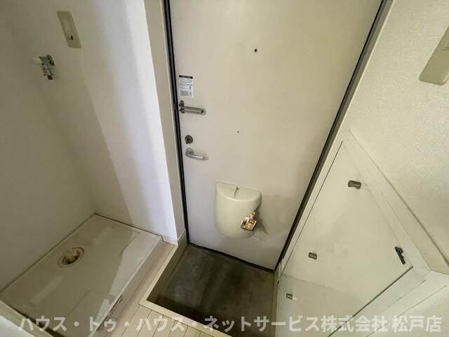 グランルージュＮ馬橋の玄関