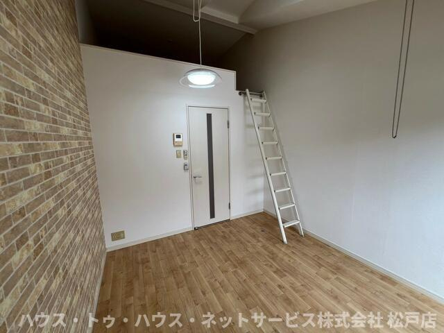 グランルージュＮ馬橋の洋室