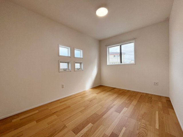 久留米市高良内町18号地の洋室|自分時間を充実させながら心豊かなひとときを過ごすための大切な個室空間。