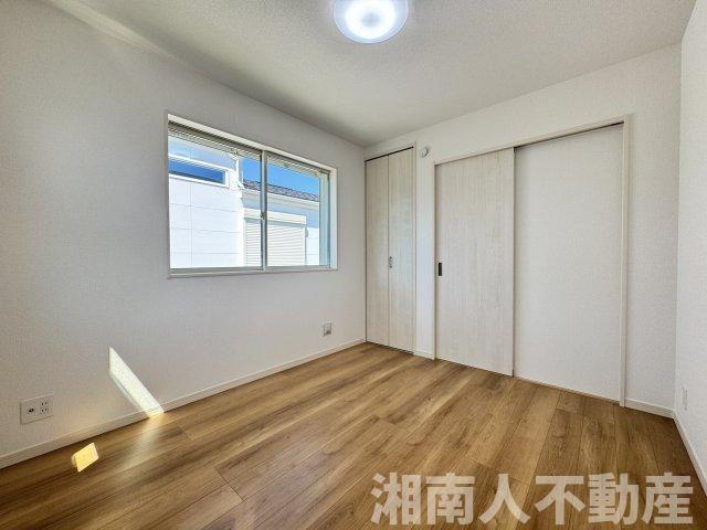 鎌倉市稲村ケ崎５丁目３２－１０新築戸建の洋室|使い勝手のいい洋室です