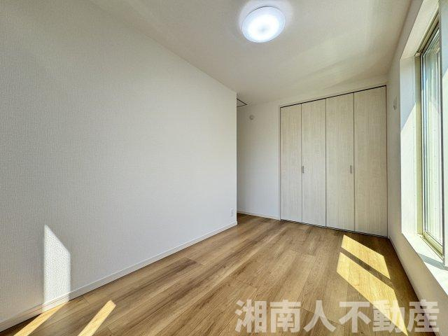 鎌倉市稲村ケ崎５丁目３２－１０新築戸建の洋室|コンパクトで使いやすい洋室です