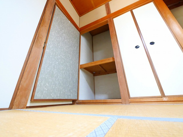 鳥見町　安川貸家の収納