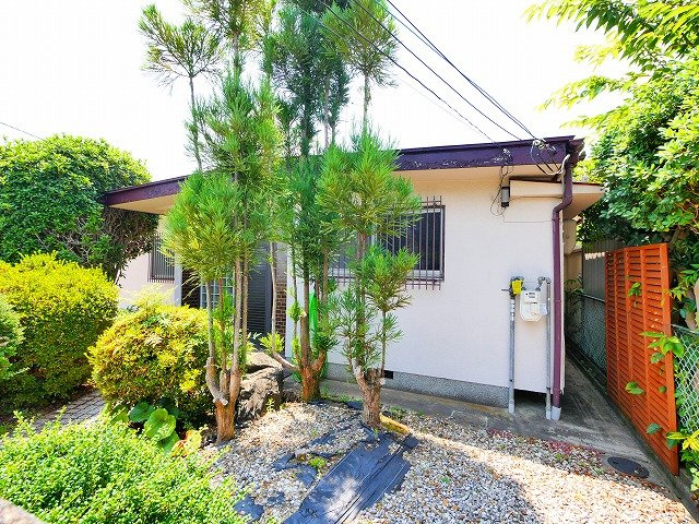 鳥見町　安川貸家の外観