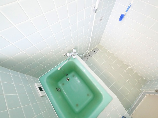 鳥見町　安川貸家の浴室