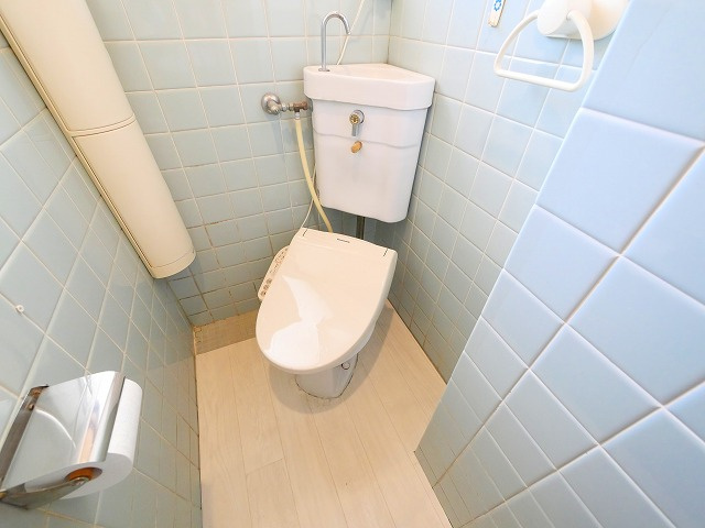 鳥見町　安川貸家のトイレ