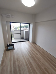 【洋室】リヴァージュ高林 