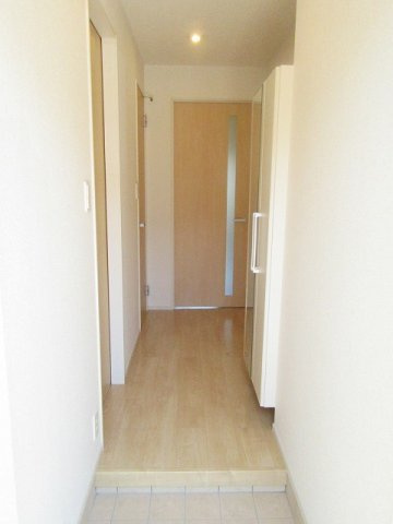 グランド　ソレイユ壱番館の玄関