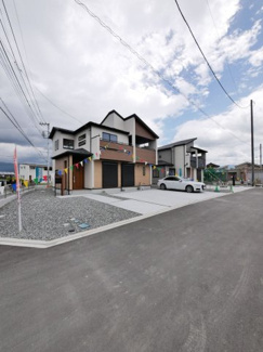 【外観】 | 南西角地の為、日当たり・風通し良好です。