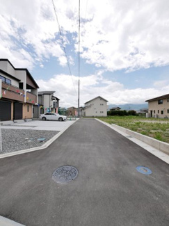 【前面道路含む現地写真】 | 南側前面道路は幅員5.0ｍ