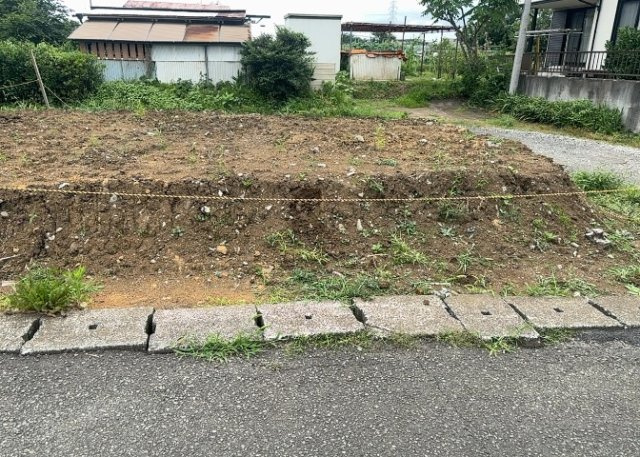 【外観】 | 物件の詳細については、現地を見てわかること以外に、役所や法務局などで調べないとわからないことがあります。そのため、現地に行く場合は、もしこの物件を買ったらどのような生活ができるかをイメージしましょう。