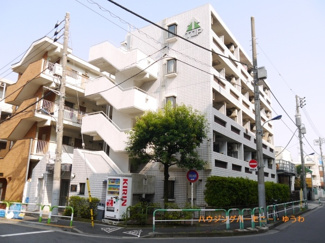 【外観】 | 利便性の高い「赤羽」駅より徒歩９分の物件です。