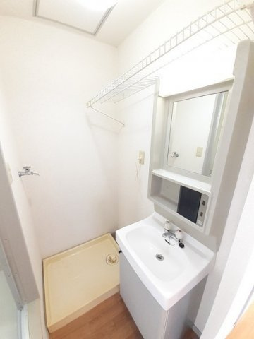 メゾングランデＢの洗面所