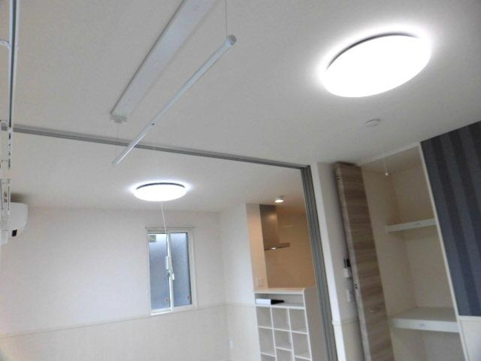 花笑み荘 A棟|A103 室内物干し・エアコン・照明