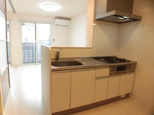 花笑み荘 A棟のキッチン|A103 ガスコンロ付き対面カウンターキッチン