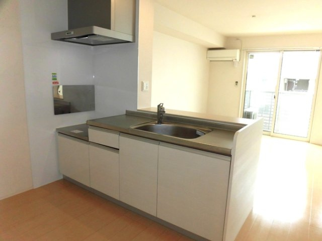 セジュールSAITOU A棟のキッチン|A202 対面キッチン