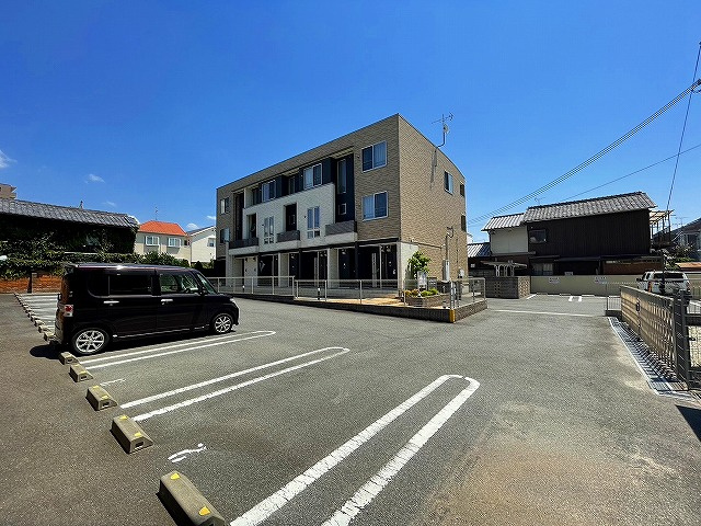 サンセレノ　ＷＡＢＩの駐車場