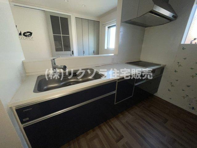 田口1丁目　中古一戸建てのキッチン|IHクッキングヒーター
■物件内覧・資金計画相談・住宅ローン相談、リフォーム相談、お問合せ受付中■
※当日・翌日のご内覧、ご相談はお電話でのお問合せがスムーズです！