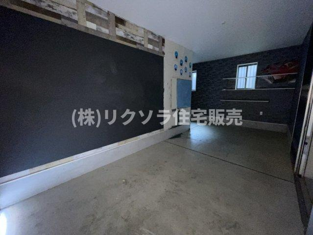 田口1丁目　中古一戸建ての駐車場|ビルトインガレージ　前面にも駐車スペース有
■物件内覧・資金計画相談・住宅ローン相談、リフォーム相談、お問合せ受付中■
※当日・翌日のご内覧、ご相談はお電話でのお問合せがスムーズです！