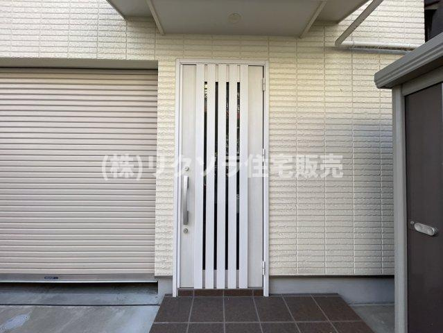 田口1丁目　中古一戸建ての防犯設備|玄関扉　ツーシリンダー錠
■物件内覧・資金計画相談・住宅ローン相談、リフォーム相談、お問合せ受付中■
※当日・翌日のご内覧、ご相談はお電話でのお問合せがスムーズです！