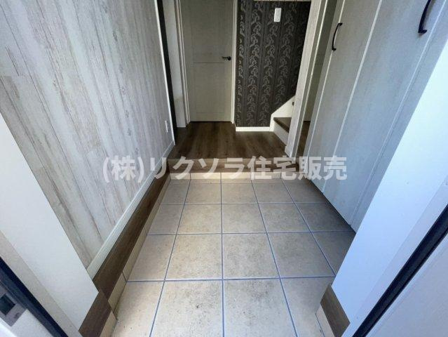 田口1丁目　中古一戸建ての玄関|玄関内部
■物件内覧・資金計画相談・住宅ローン相談、リフォーム相談、お問合せ受付中■
※当日・翌日のご内覧、ご相談はお電話でのお問合せがスムーズです！