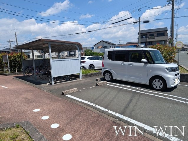 アヴァンツァーレ・イーストの駐車場