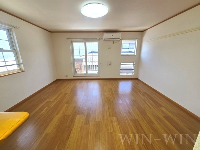 アヴァンツァーレ・イーストの居間・リビング