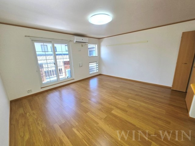 アヴァンツァーレ・イーストの居間・リビング