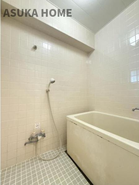 ノブビルホドガヤの浴室|日々の暮らしに欠かせないお風呂です