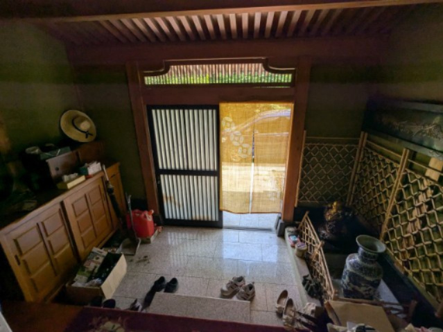 中古戸建　中里見町井ノ下の玄関|来客の応対を玄関で済ませることも多々ありますよね。余裕のある玄関サイズで、お客様を気持ちよくお迎えできます。