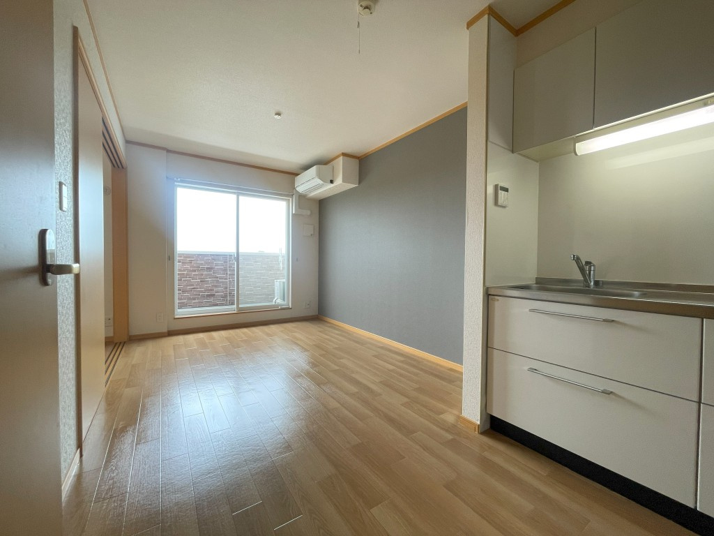 エスポワール【キャッシュバック対象物件】の居間・リビング|おしゃれな居間です